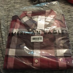 American Eagle men’s shirt